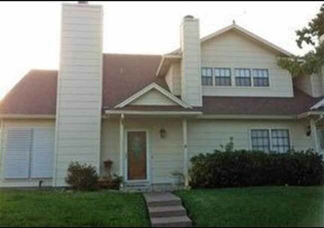 Building Photo - 3025 Quail Springs Rd