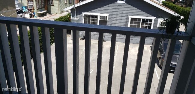 Building Photo - 3 br, 2.5 bath Townhome - 6150 Aldama St