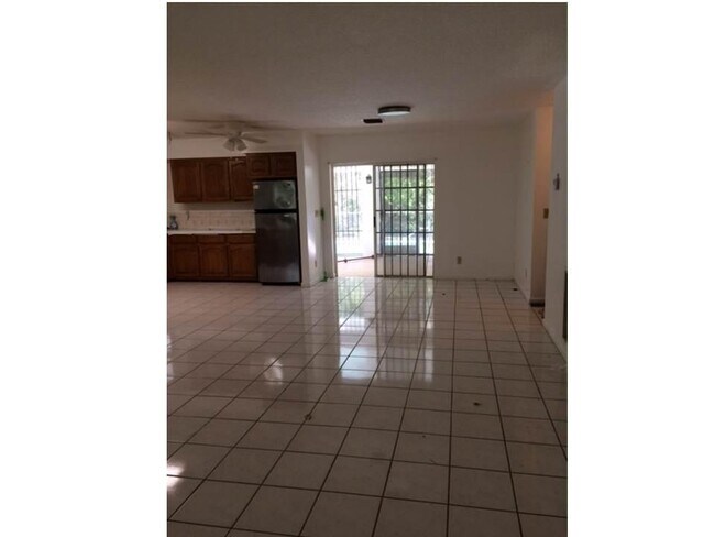 Building Photo - 16030 Derby Dr E