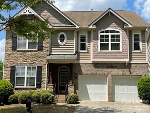 Building Photo - 8124 Lynwood Square