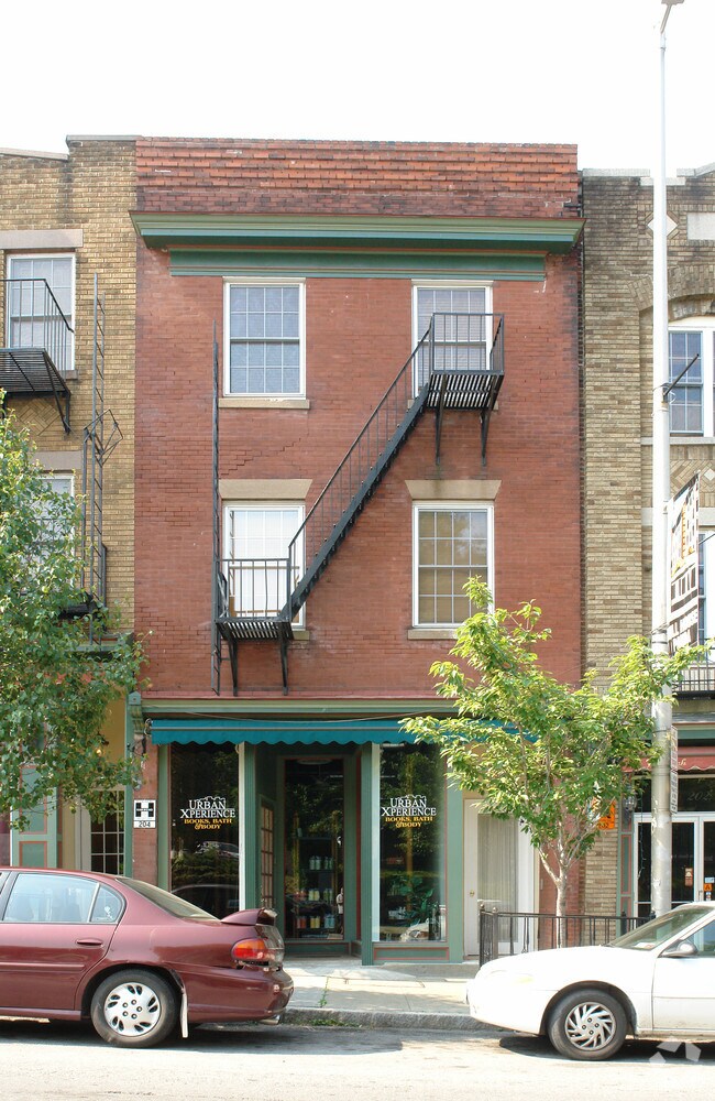 Building Photo - 202-206 Main St