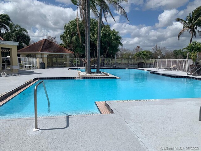 Building Photo - 12870 Vista Isles Dr
