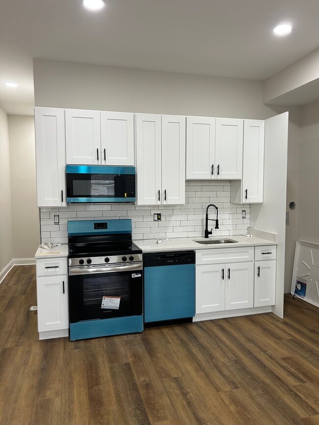 Photo - 1042 Edmondson Ave Apartments