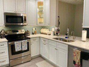 Building Photo - 3708 SE 12th Ave