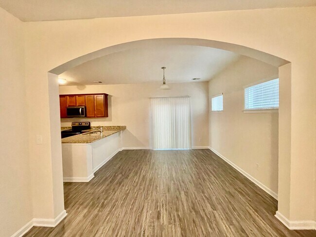 Foto del edificio - 243 Village Creek Way