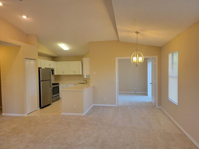 Building Photo - 2833 Stoneway Ln