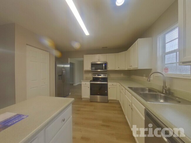 Foto del edificio - 415 Fox Trot Dr