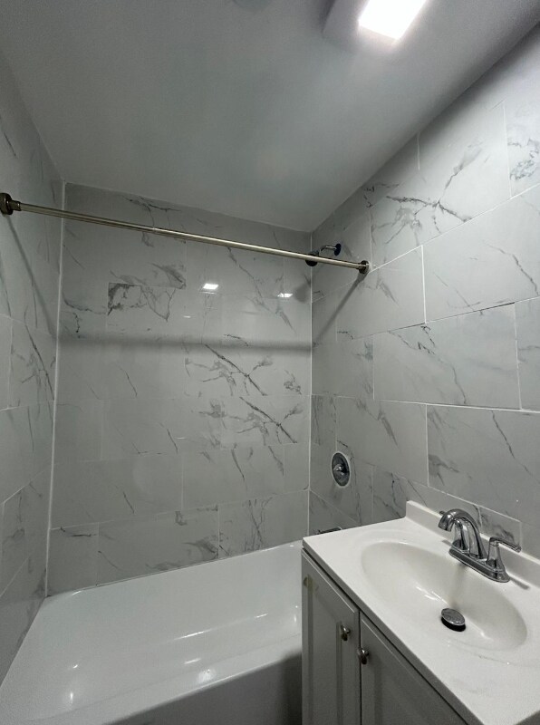 Foto del edificio - 734 E 43rd St