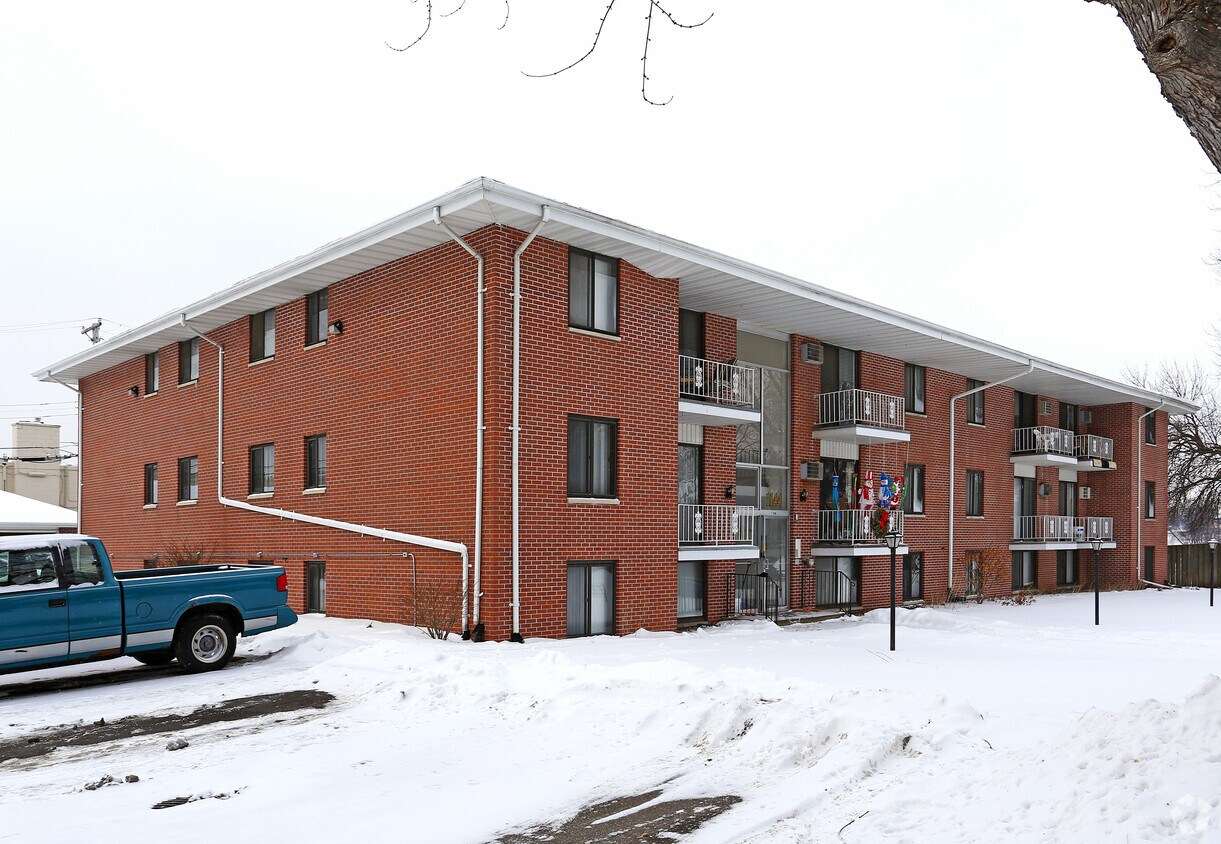 1144 Dionne St, Roseville, MN 55113 Apartments in Roseville, MN
