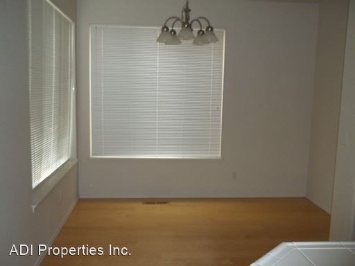 Building Photo - 3 br, 2.5 bath House - 6084 SW Vinwood Ter...