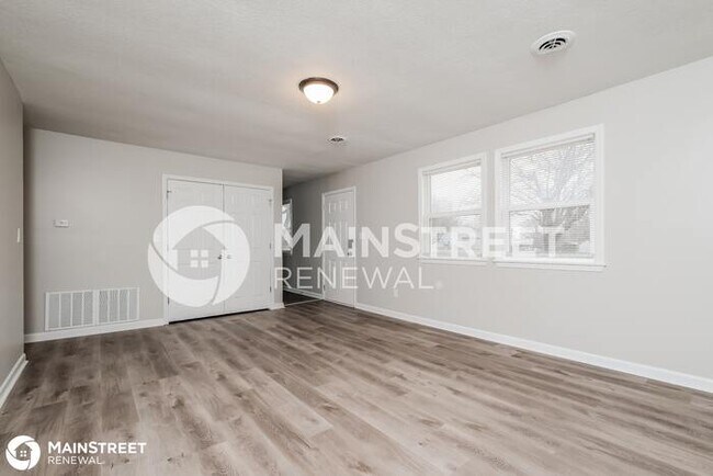 Foto del edificio - 1812 N Vista Dr, Independence, MO 64058