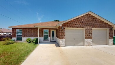 Building Photo - 1601 Maya Trail