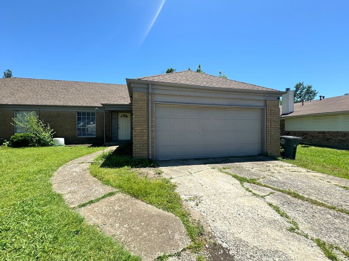 Primary Photo - 39th Place Duplex