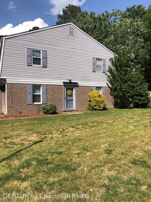 Primary Photo - 4 br, 2.5 bath House - 1045 Old Denbigh Bo...