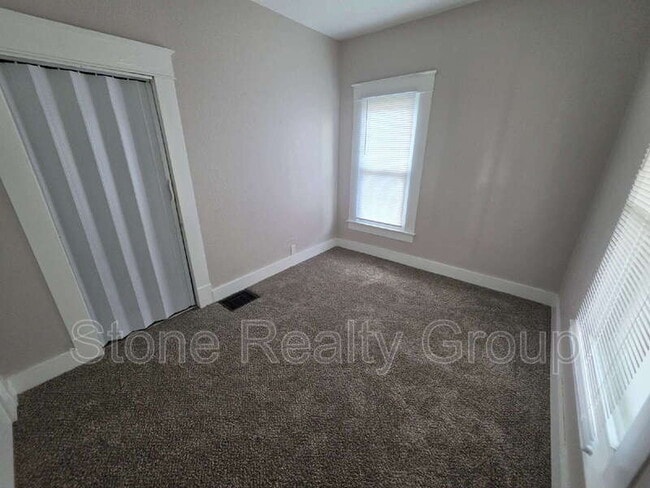 Building Photo - 906 Blackman St