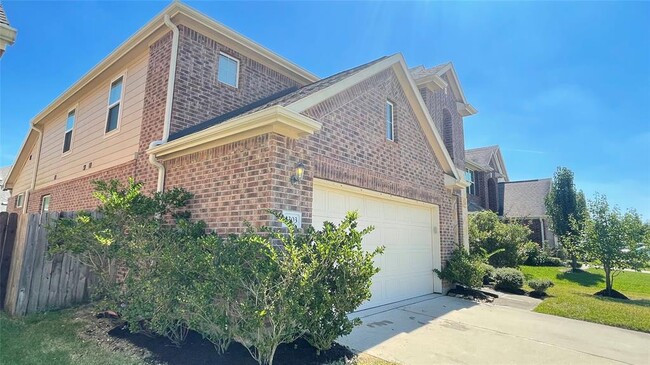 Building Photo - 3303 Fairmont Hills Ln