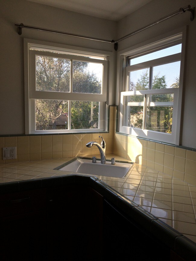 Kitchen Sink - 3590 Schaefer St