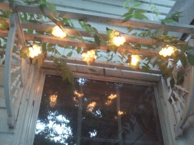 Foto del edificio - 123 E 6th St