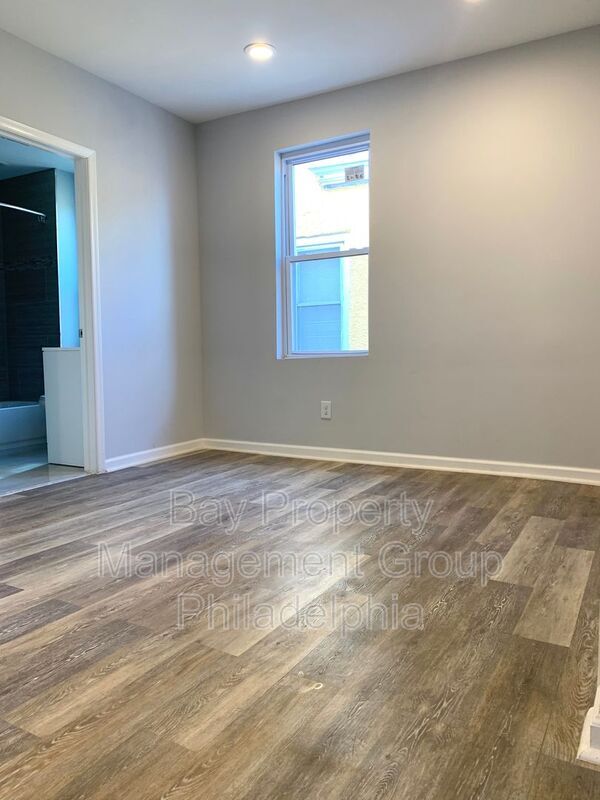 Building Photo - 133 E Roosevelt Blvd