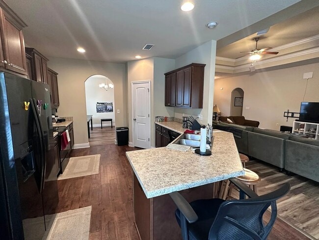 Foto del edificio - 8746 Bradfield Dr