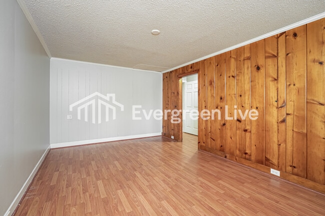 Building Photo - 141 Stewart Rd SE