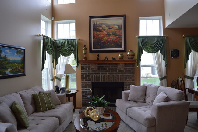 Foto del edificio - 2733 Borkshire Ln