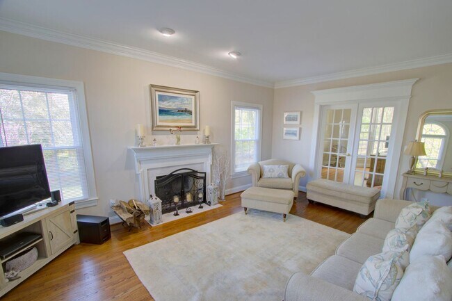 Foto del edificio - 9724 Middleton Ridge Rd