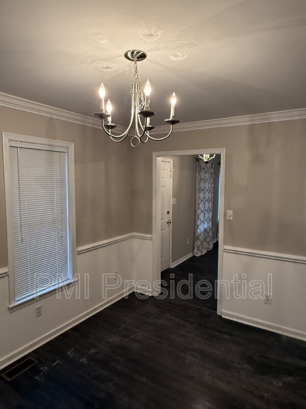 Foto del edificio - 1218 Ryanwood Ct