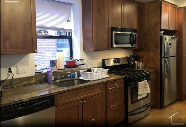 Building Photo - 66 Louis Prang St