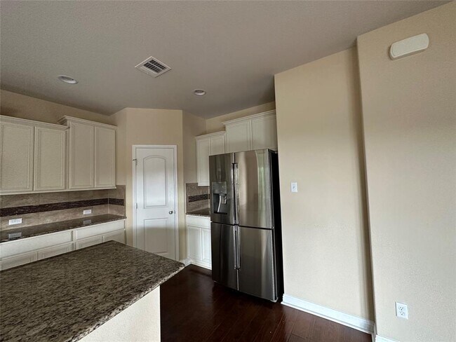 Foto del edificio - 16329 McAloon Way