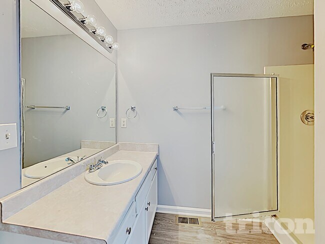 Building Photo - 87 Princeton Dr