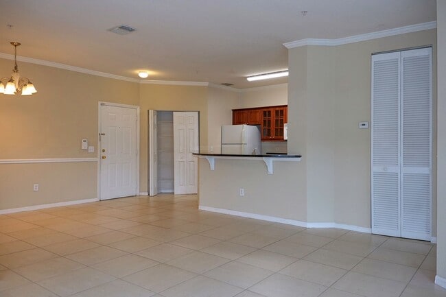 Foto del edificio - Beautiful 2 bed/2bath 2nd floor townhome i...