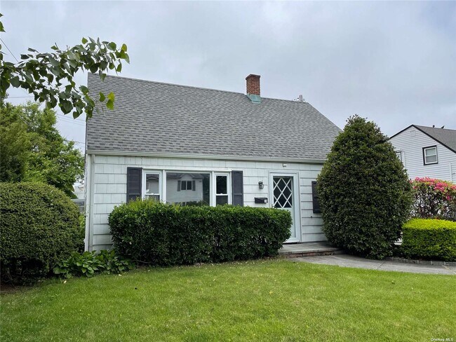 Building Photo - 18 Primrose Ln