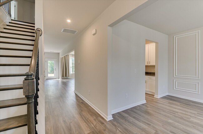 Foto del edificio - 6370 Whirlaway Rd