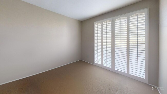 Building Photo - *Coming Soon* Adorable 2bd/2 bath in Anahe...