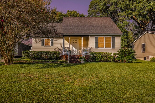 Foto del edificio - 1258 Driftwood Dr