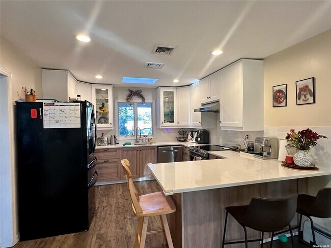 Building Photo - 6 Pensdale Ct