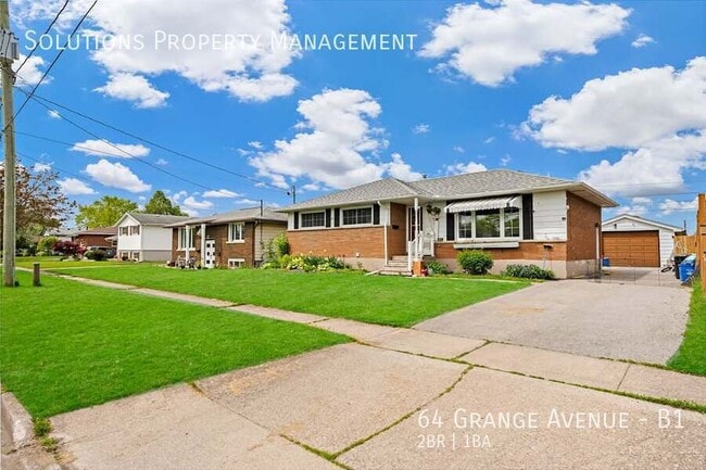 Building Photo - **Large and Bright 2 Bedroom Newly Renovat...