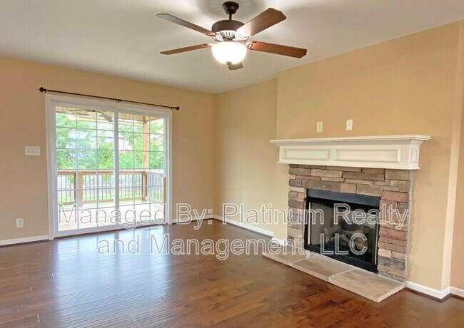Building Photo - 967 Harding Dr