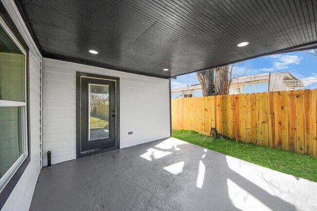 Foto del edificio - 918 Loper St