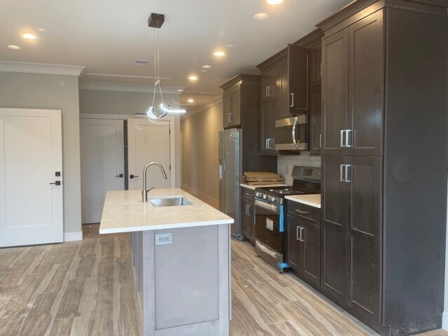 Kitchen - 684 N 5th St