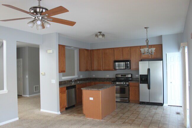 Building Photo - 3320 Ronan Dr