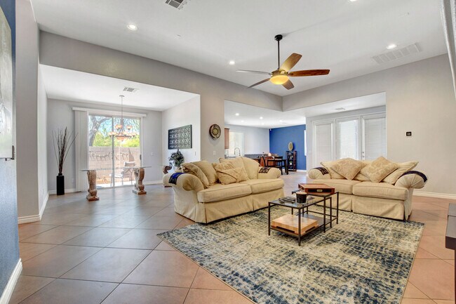Building Photo - 9048 W Little Arrow Ct