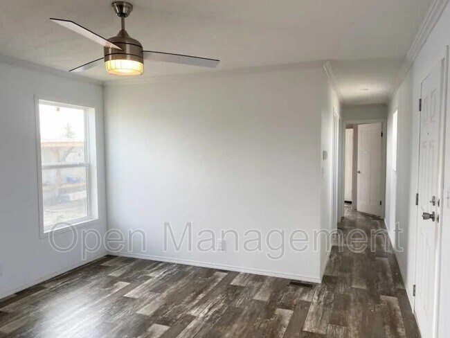 Foto del edificio - 67 Jerry Dr