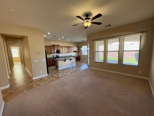 Foto del edificio - 15234 W Voltaire St