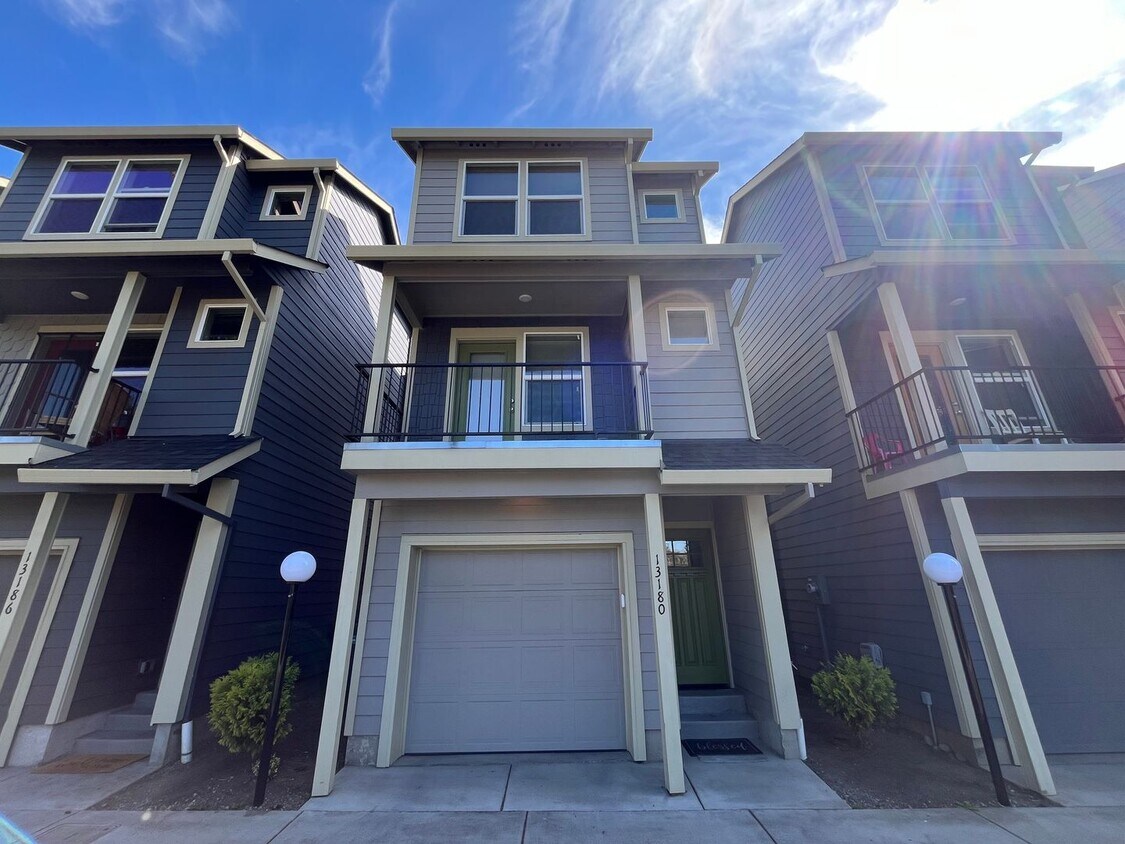 Primary Photo - 3Bd/1.5Ba home in Hazelwood neighborhood! ...