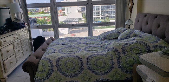 Foto del edificio - 525 N Ocean Blvd