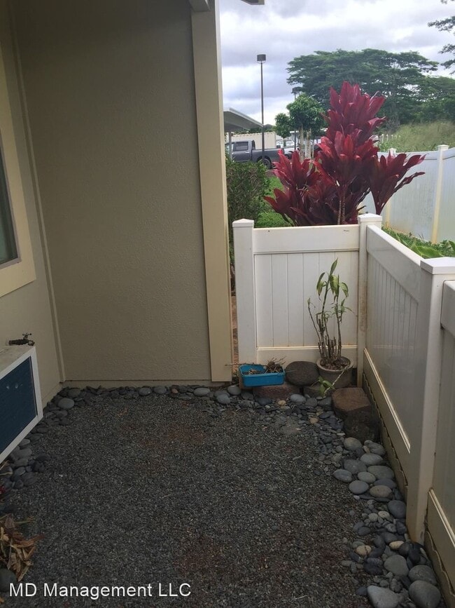 Building Photo - 3 br, 2 bath House - 95-1008 Ukuwai Street...