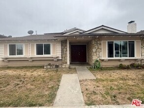 Building Photo - 1110 Hull Pl