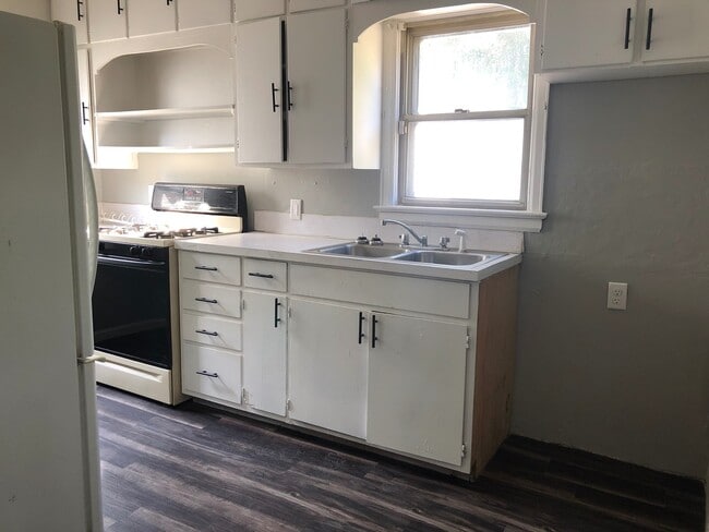 Foto del edificio - 121 Butler Ave